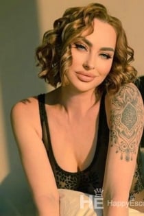 Dinara, 28 anos - 2