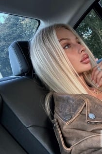 Giorgia, Age 25 - 3