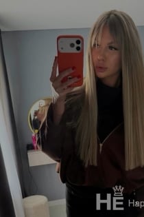 Suzanna, vârsta 23 - 2