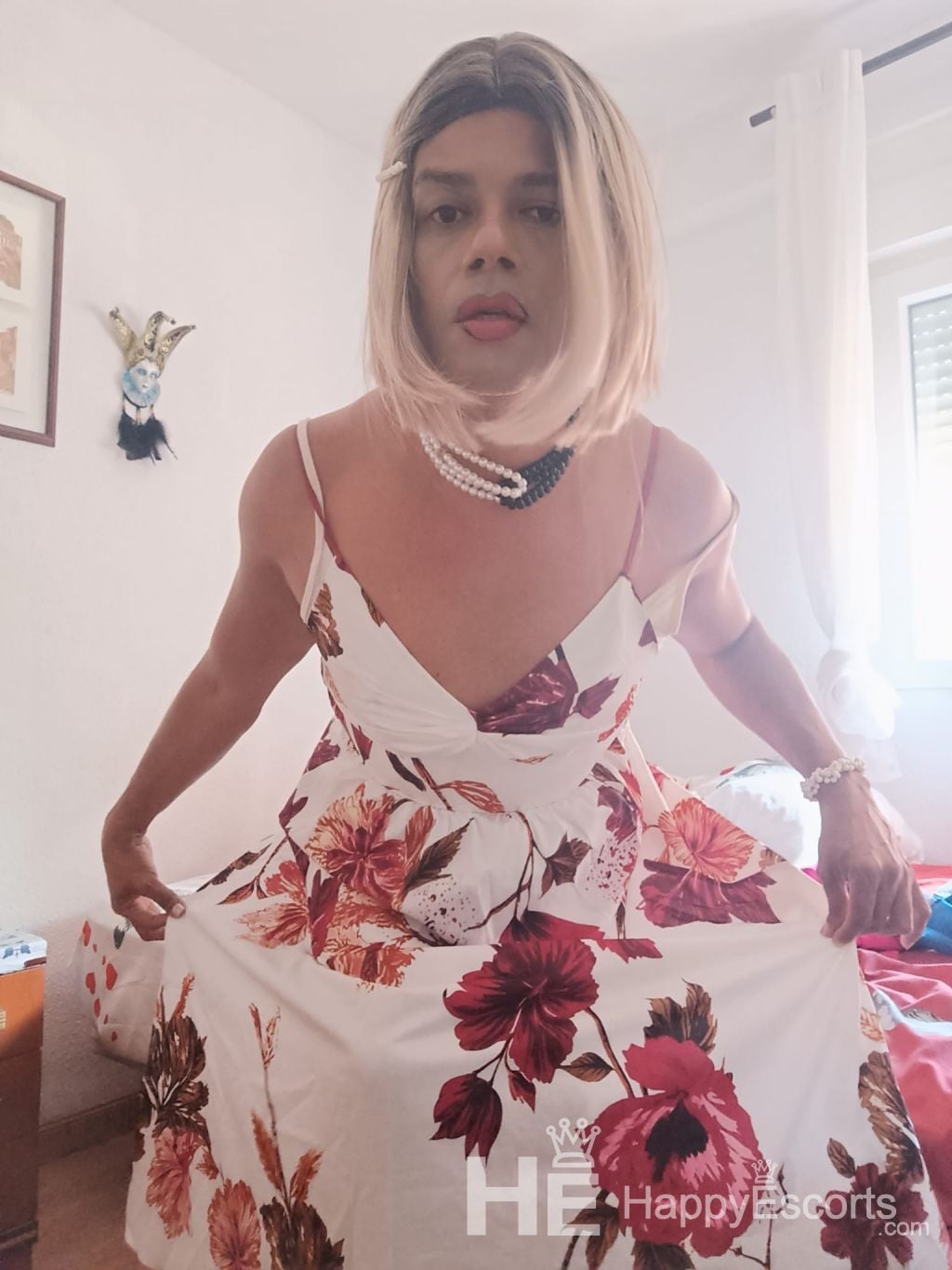 Hanna Andrea, Age 35 - 1
