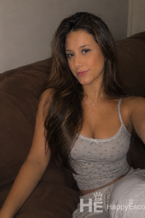 Anna Julia Zatto, 33 tuổi