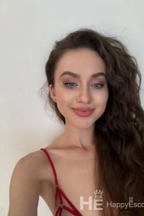 Angelina, 25 let