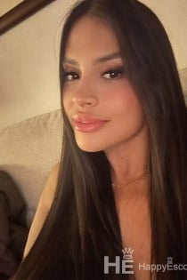 Nicoli Brazil, 37 tuổi - 3