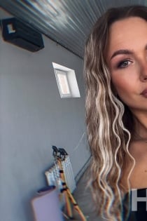 Sara, Age 25 - 6