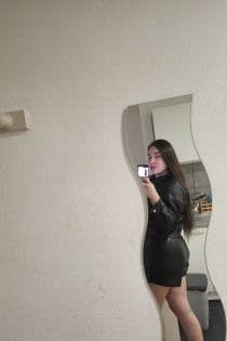 Cloe, Age 31 - 2