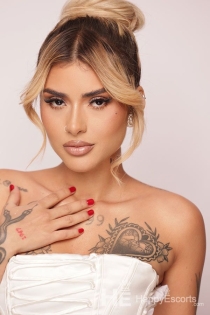 Massandra Pristina, 28 år - 5