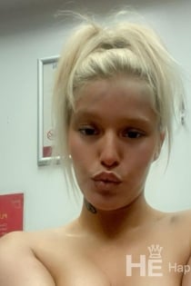Blondequeen, Age 28