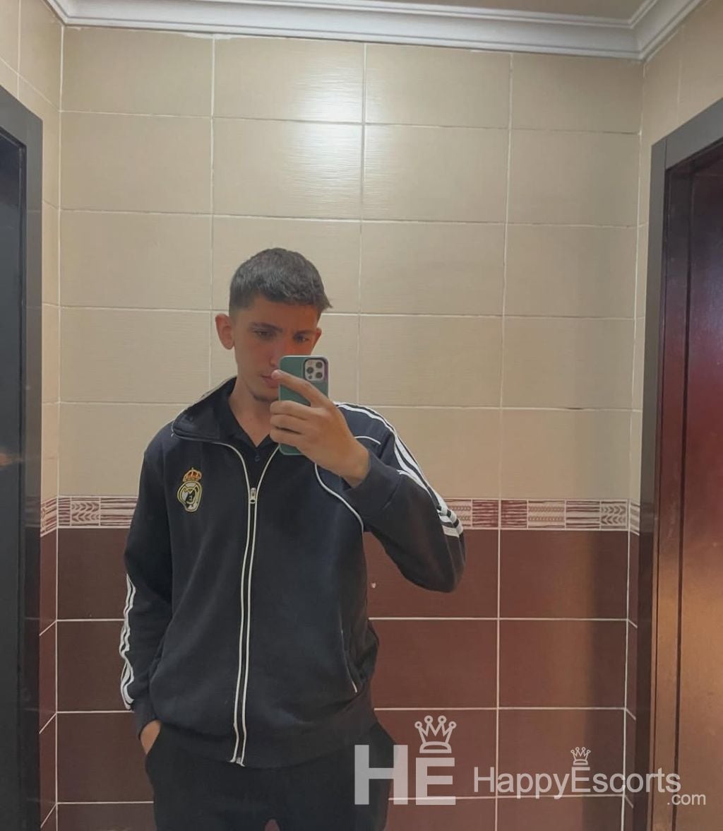 Yigit, 21 år - 1