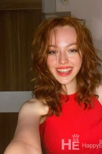 Daphne, 22 yaşında