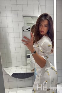 Sasha, 23 yaşında