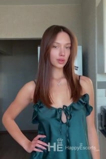Eylin, Age 23 - Video