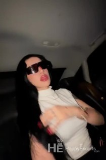 DÓRA, 24 éves - Videó
