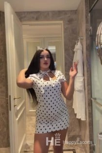 Neşe, 24 éves - Videó