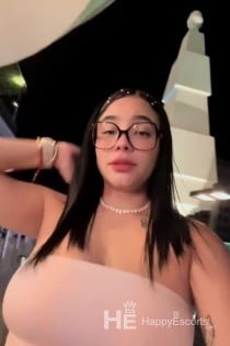 xamira, Age 25 - Video